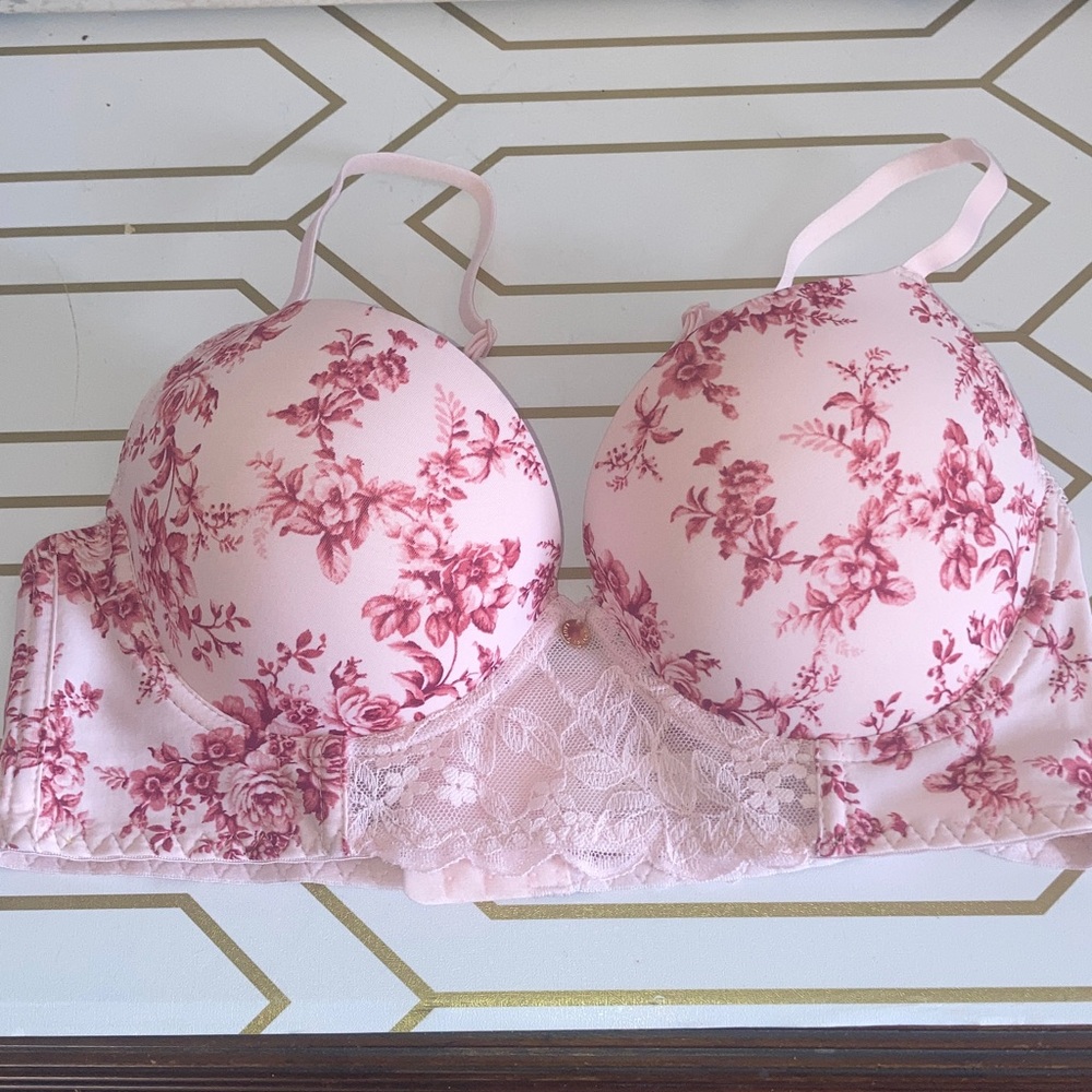Like New Laura Ashley Pink Floral Lace Bra